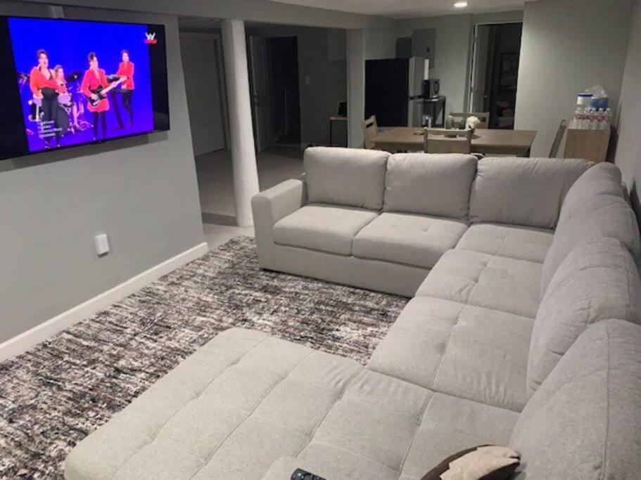 Stylish Basement Studio In Central El Paso - Very Spacious ภายนอก รูปภาพ